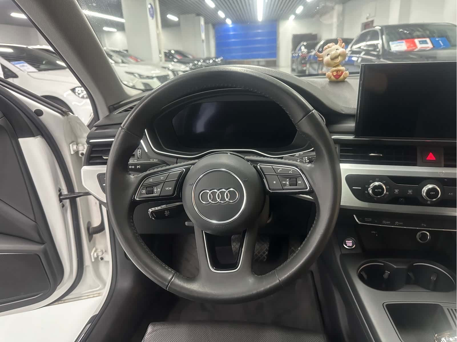 Audi A4L, 2021 7