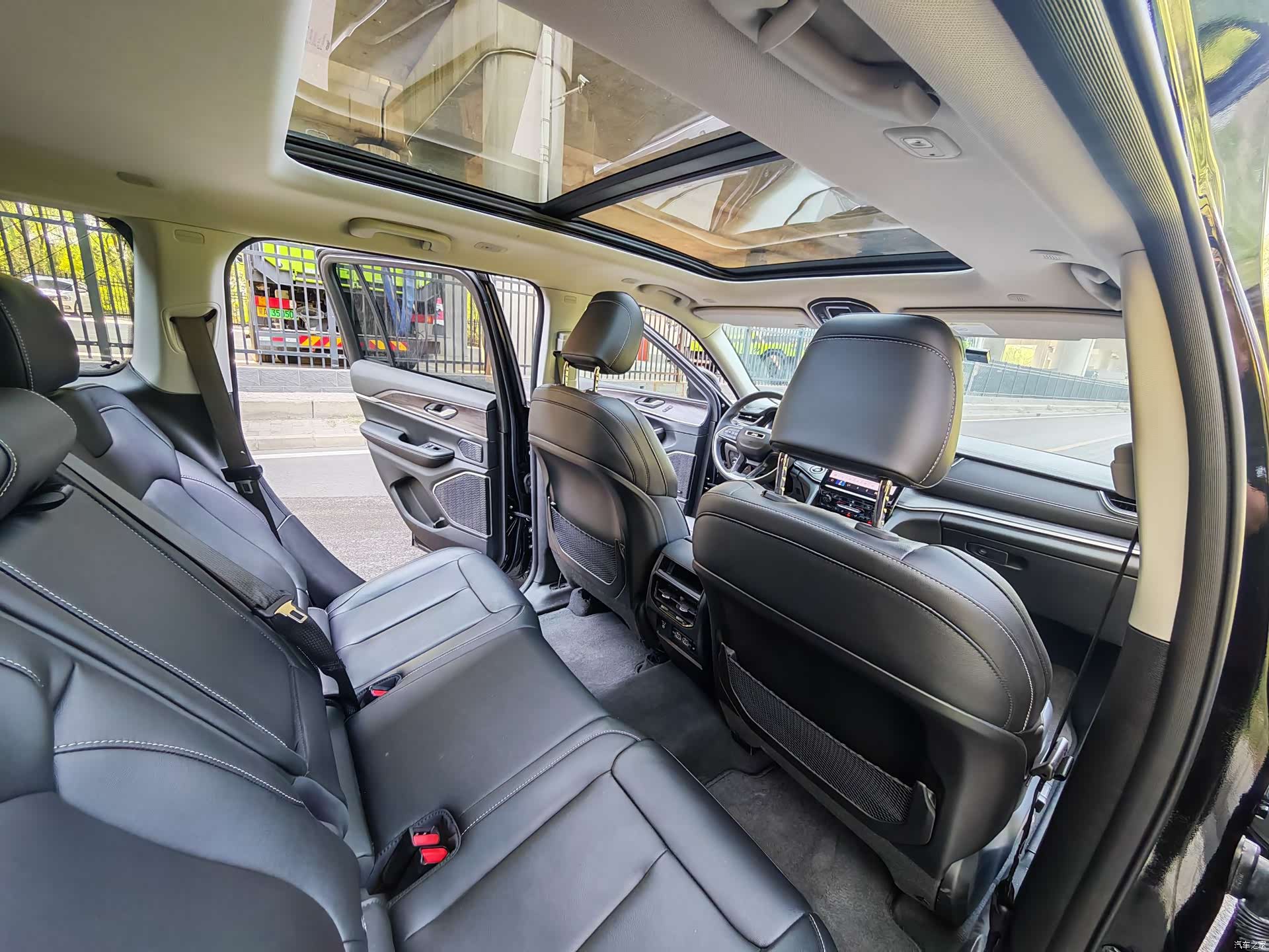 Jeep Grand Cherokee, 2025 12