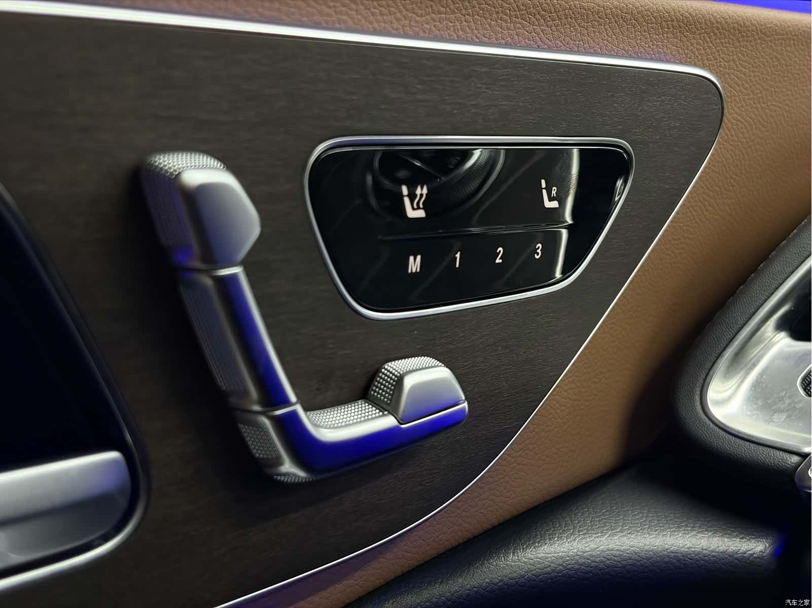 Mercedes-Benz E-Class, 2024 14