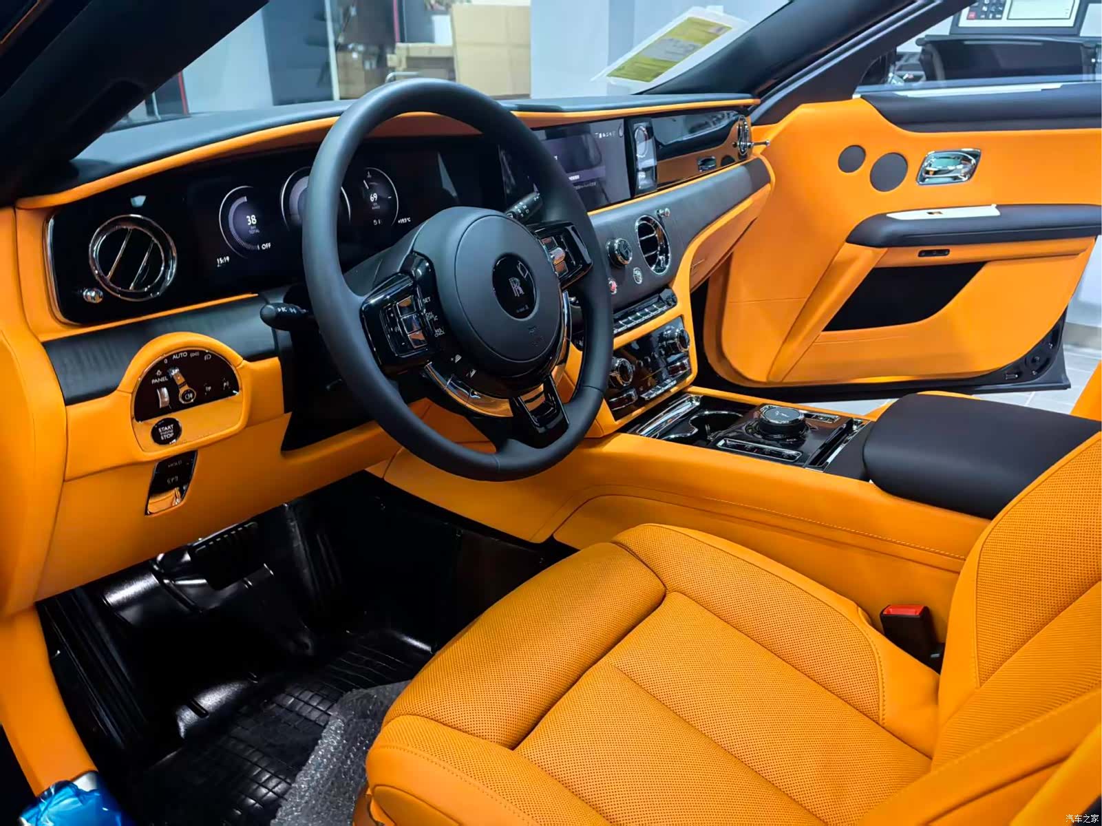 Rolls-Royce Ghost, 2025 3