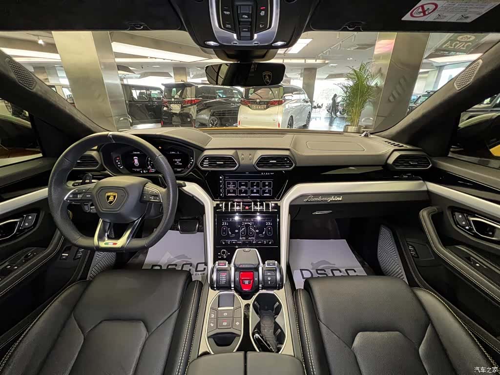Lamborghini Urus, 2022 11