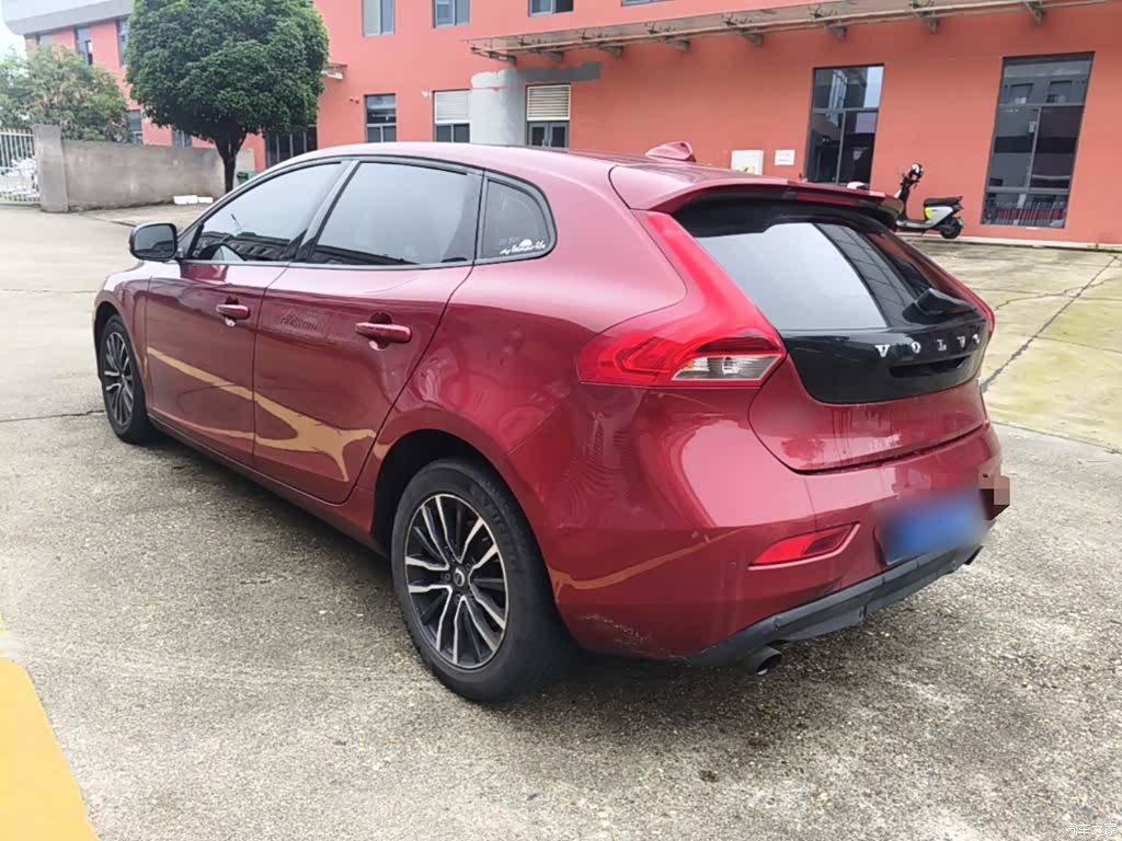 Volvo V40, 2017 все фото