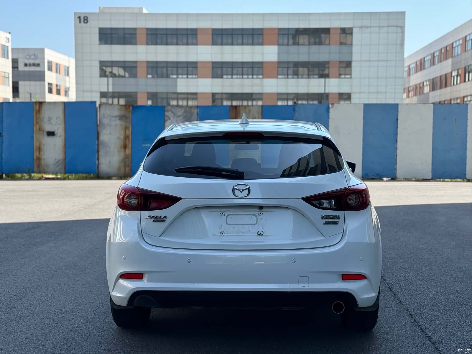 Mazda Mazda3, 2017 11
