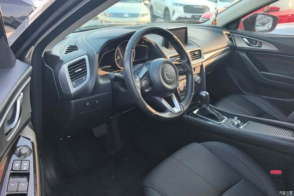 Mazda Mazda3, 2017 9