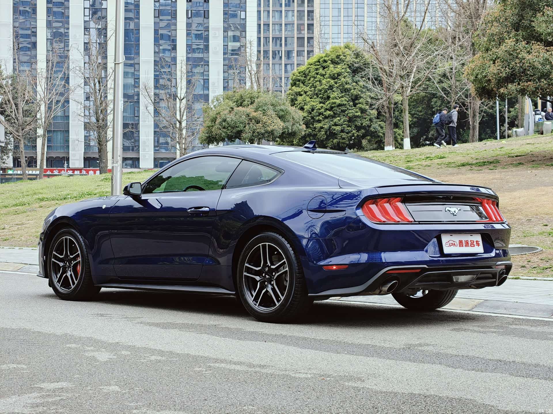 Ford Mustang, 2022 3