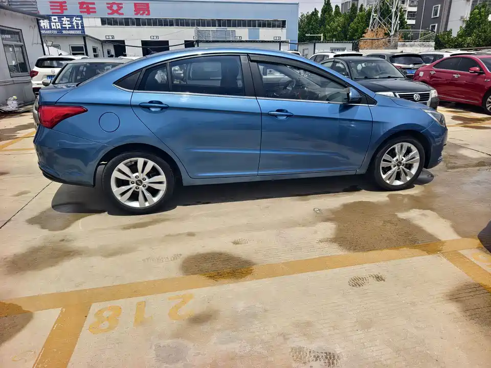 Chery Arrizo 5