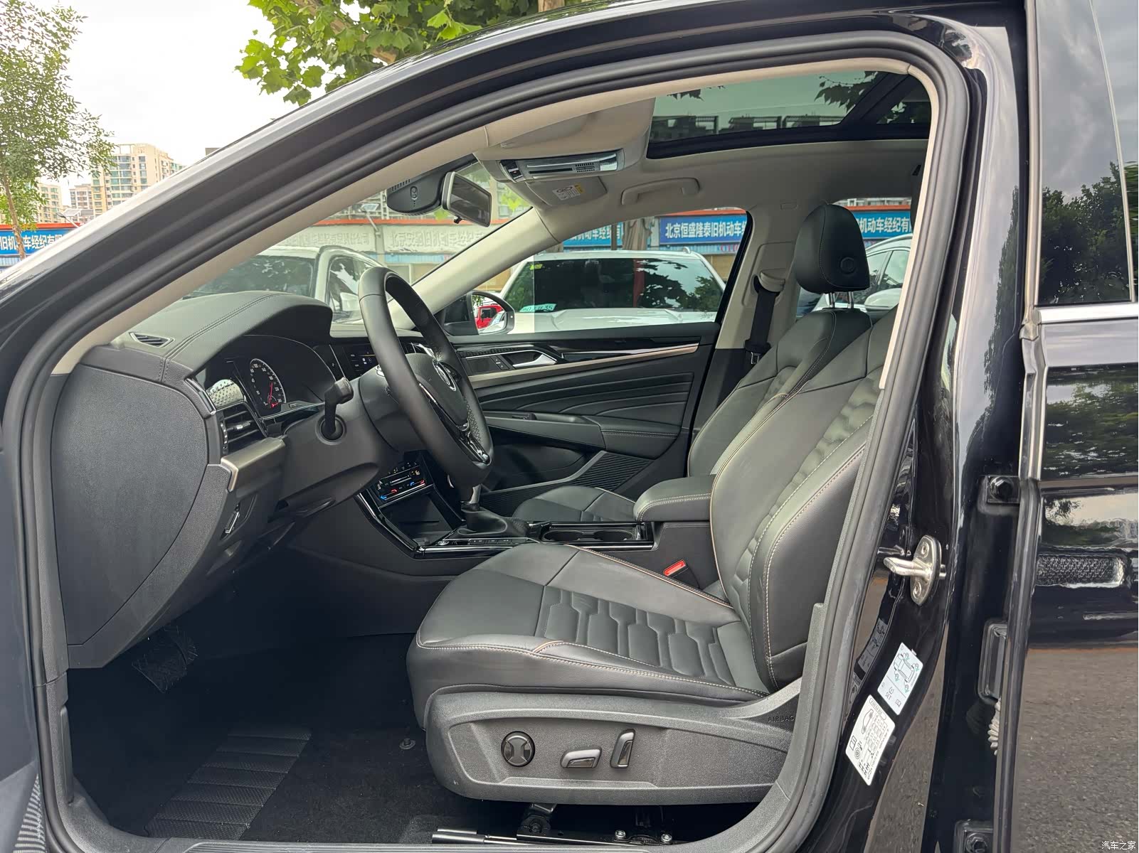 Volkswagen Passat, 2020 все фото