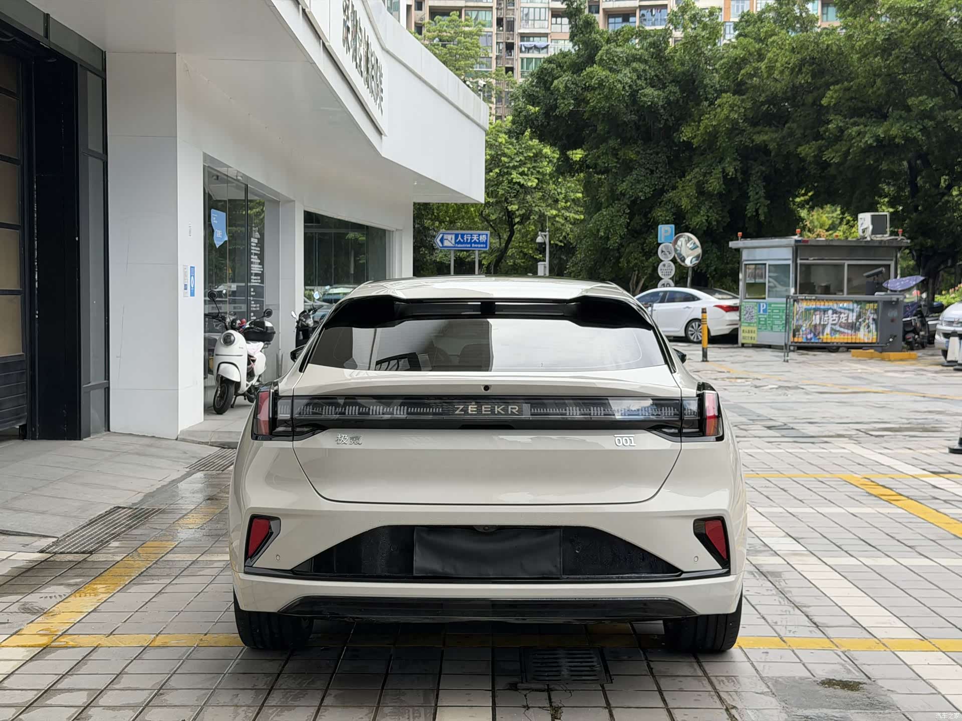 Zeekr 001, 2024 6