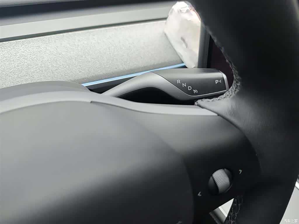 Tesla Model Y, 2024 14