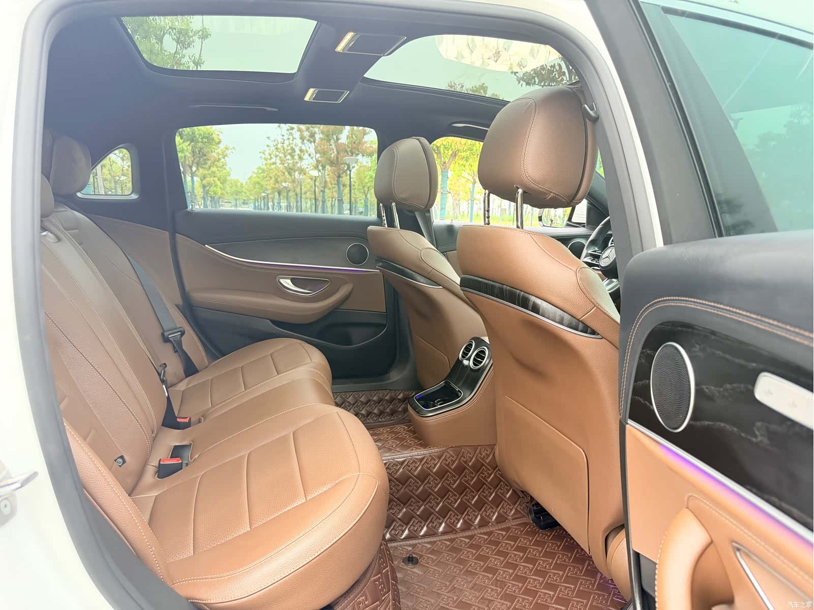 Mercedes-Benz E-Class, 2021 11
