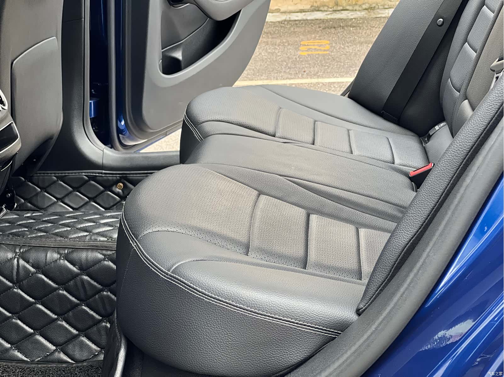Mercedes-Benz C-Class, 2019 17