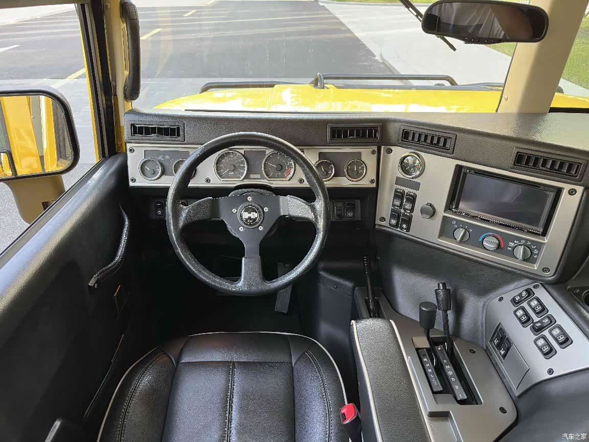 Hummer H1, 2012 25