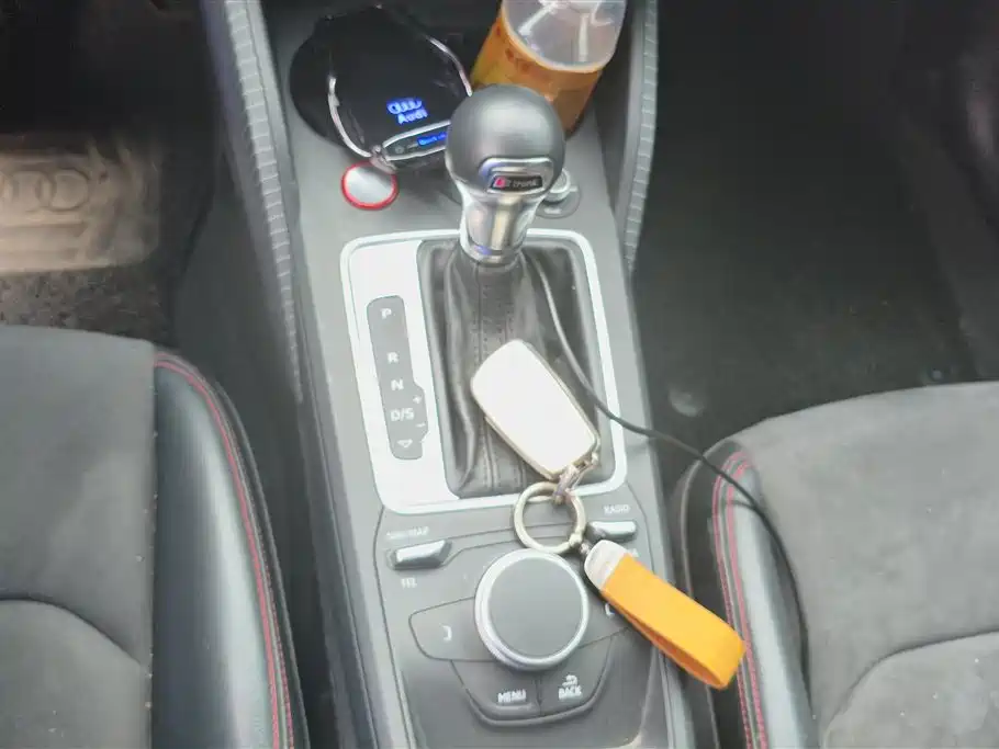 Audi Q2L Audi Q2L