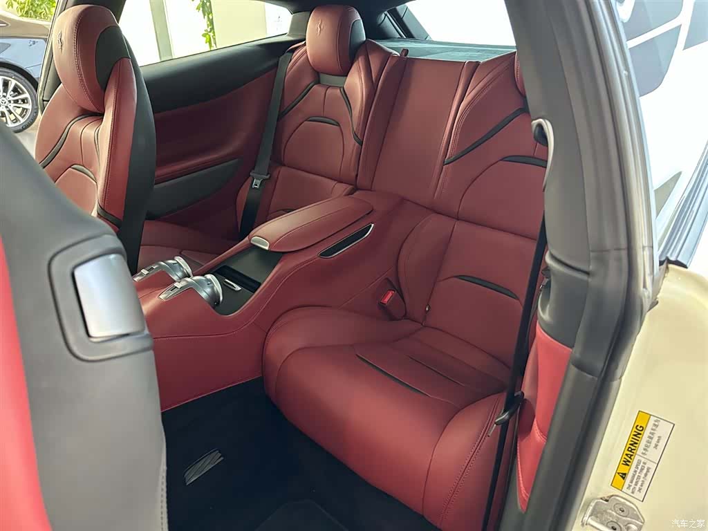 Ferrari GTC4Lus, 2019 4