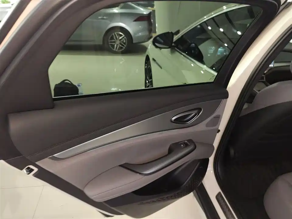 BYD Seal 07 DM-i BYD Seal 07 DM-i
