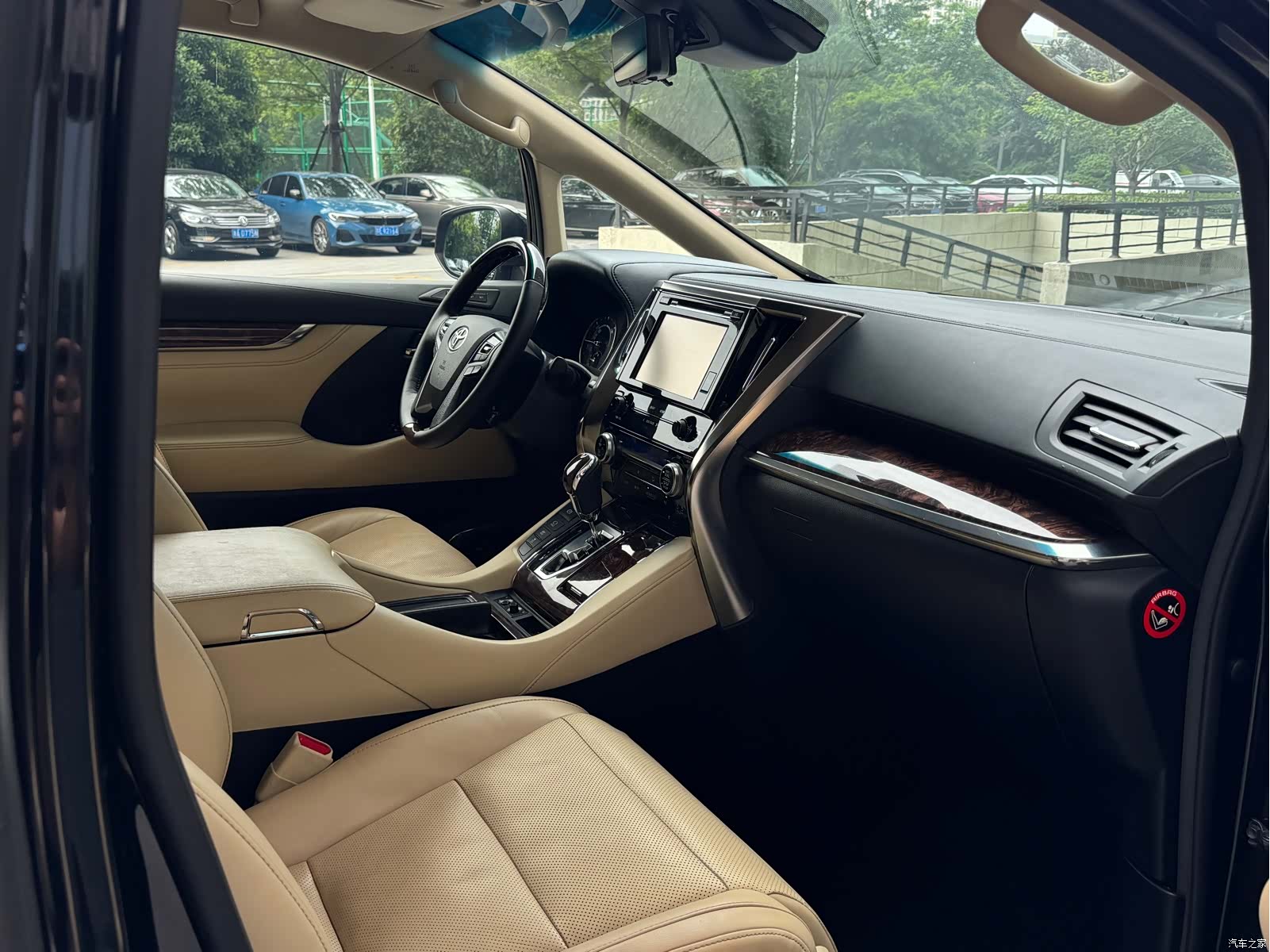 Toyota Alphard, 2019 19