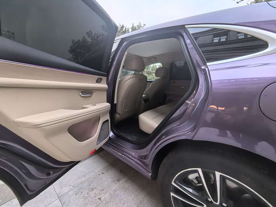 AITO Ask the world M5