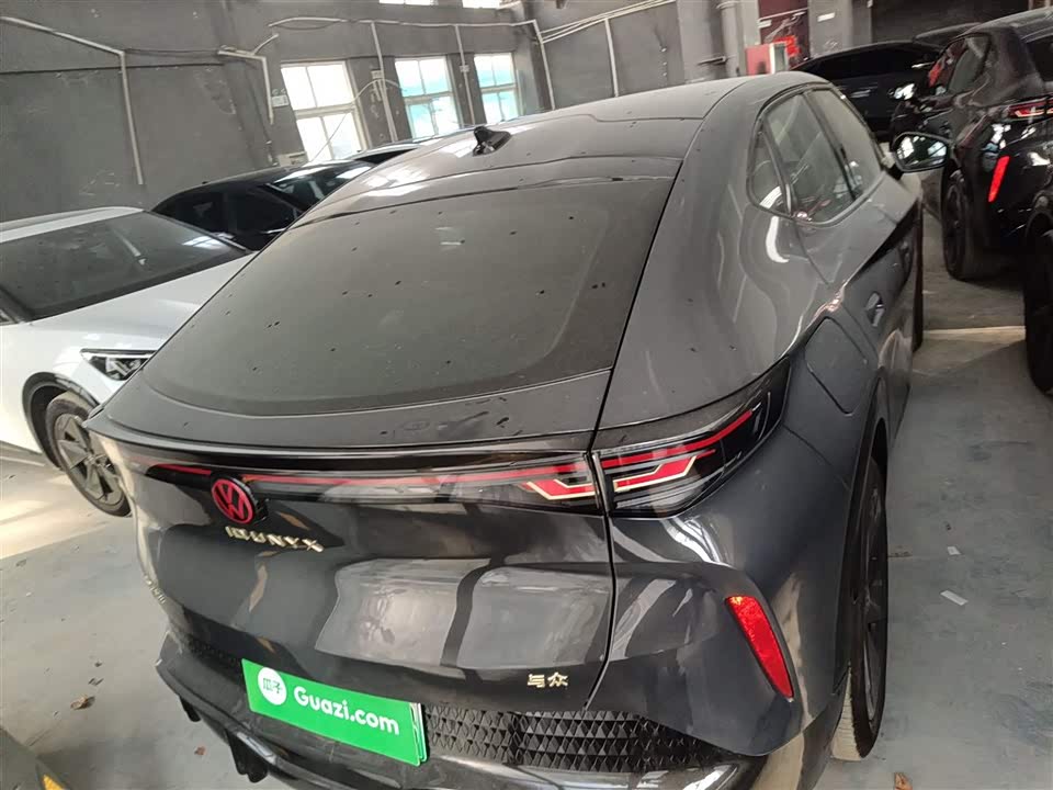 Volkswagen With the crowd 06