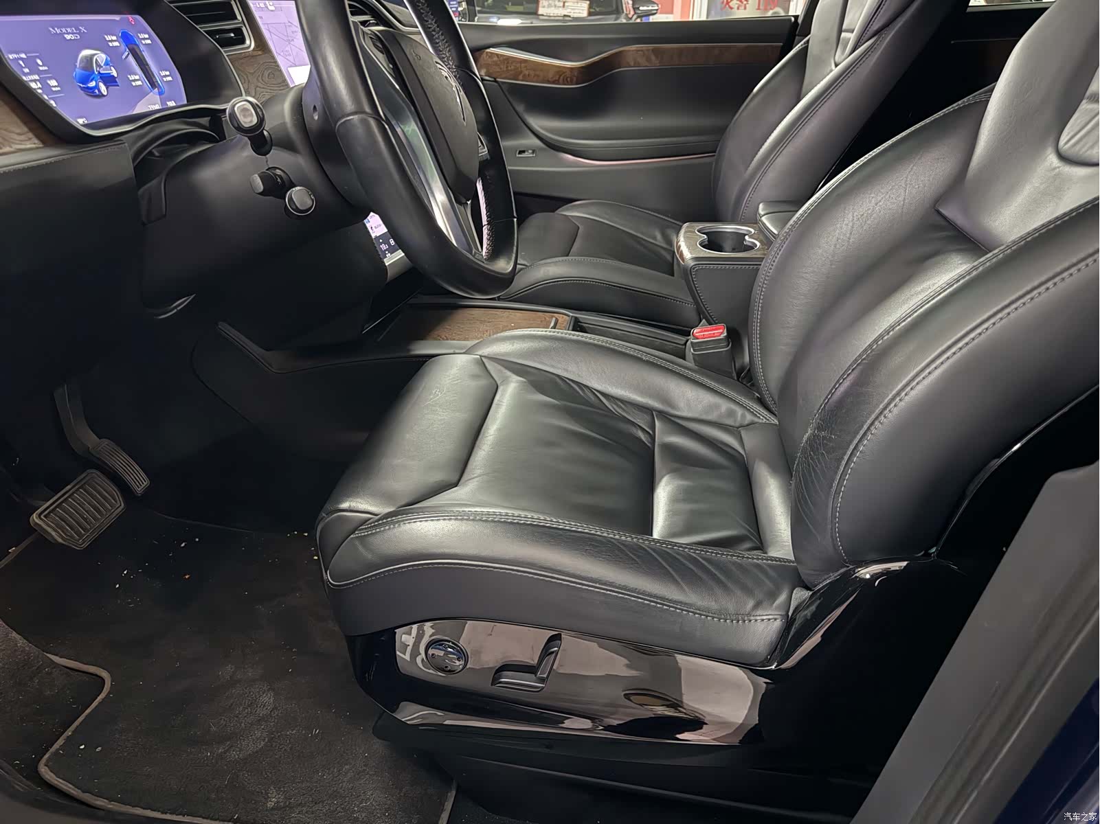Tesla Model X, 2017 3