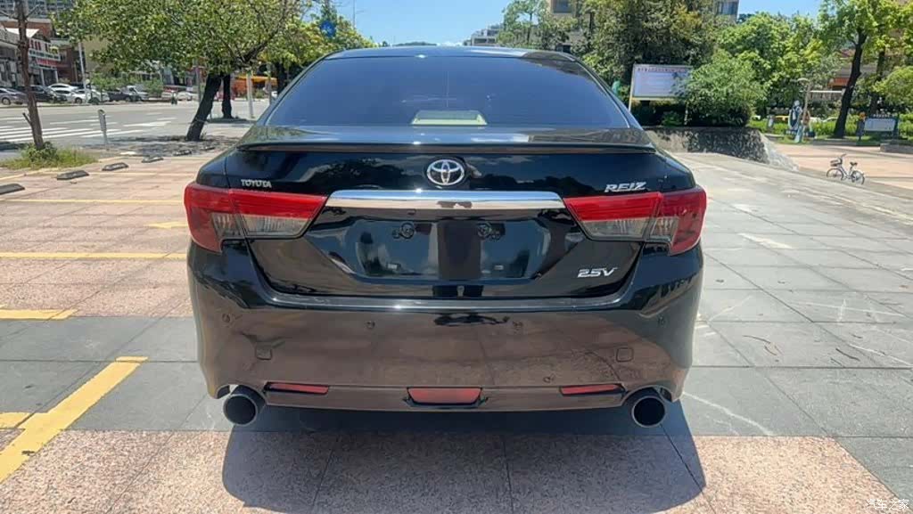 Toyota 2.5V, 2013 все фото