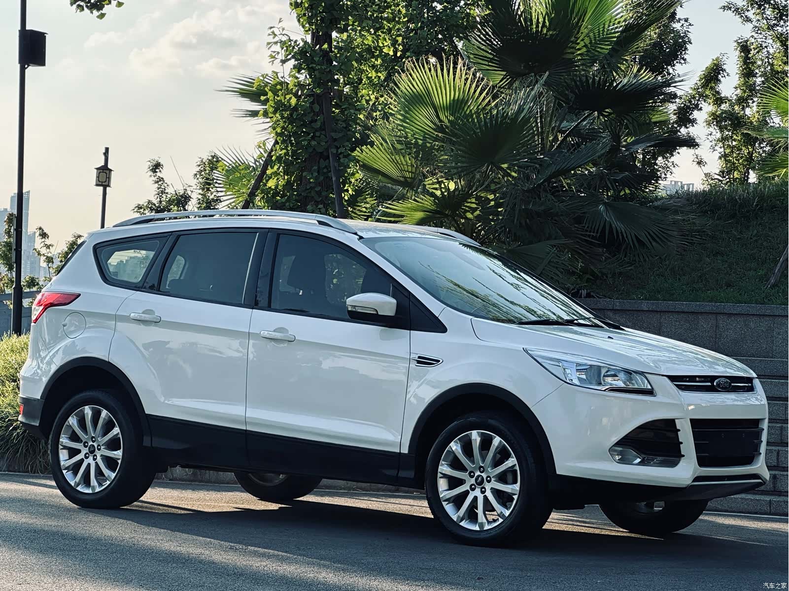 Ford Kuga, 2014 2