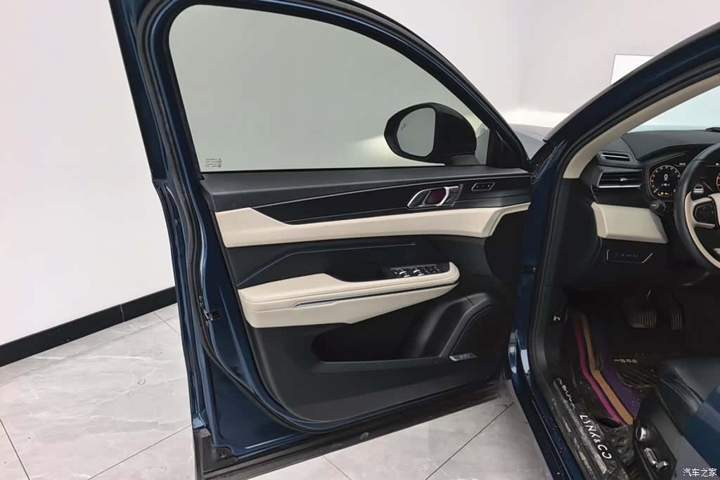 Lynk & Co 01, 2022 7