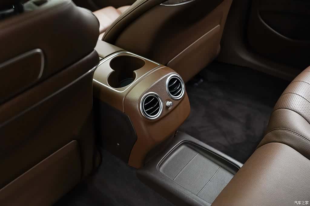 Mercedes-Benz E-Class, 2016 12