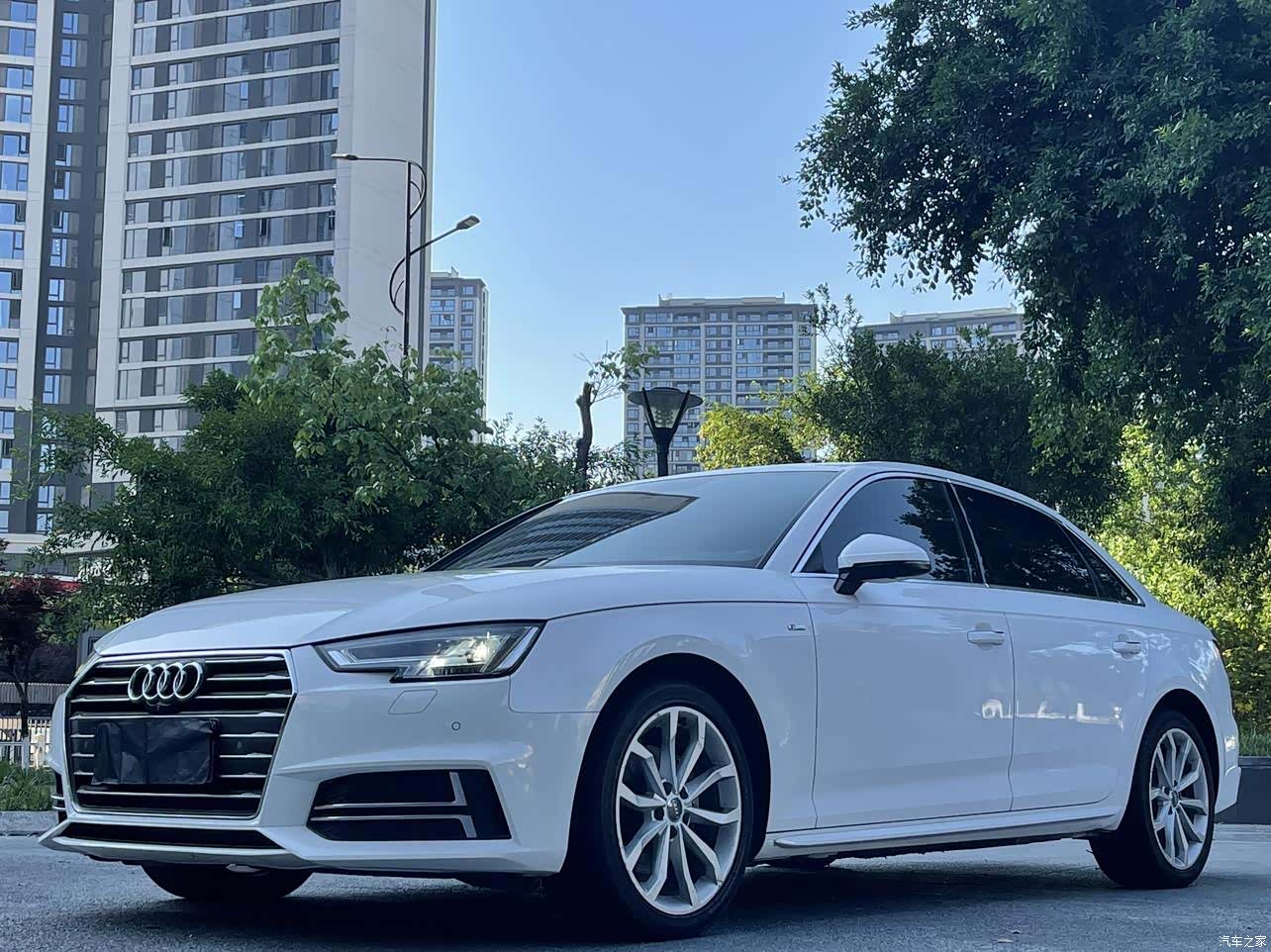 Audi A4L, 2019 1