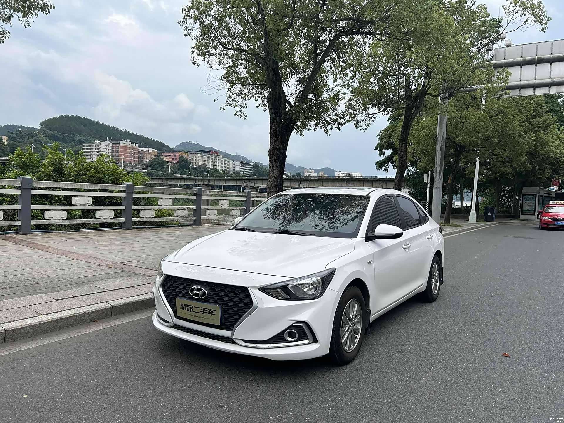 Hyundai GLS, 2017 1