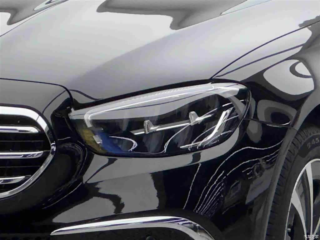 Mercedes-Benz E-Class, 2022 3