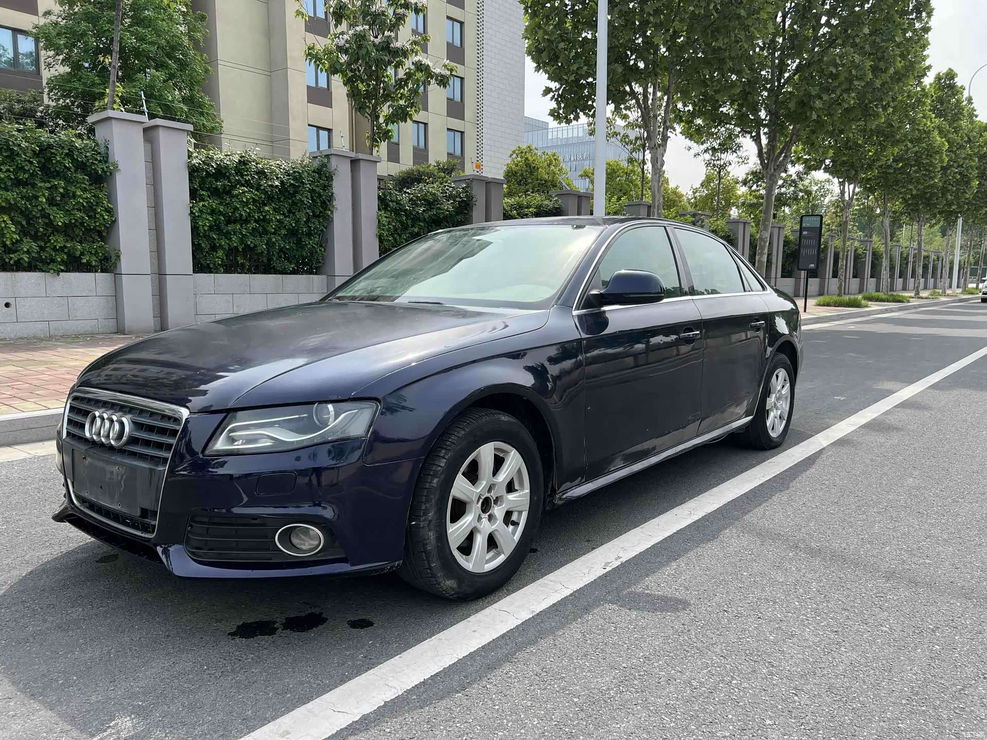 Audi A4L, 2010 1
