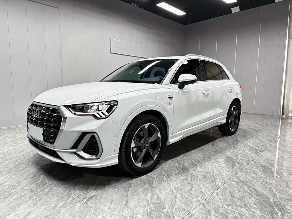 Audi Q3, 2022 все фото