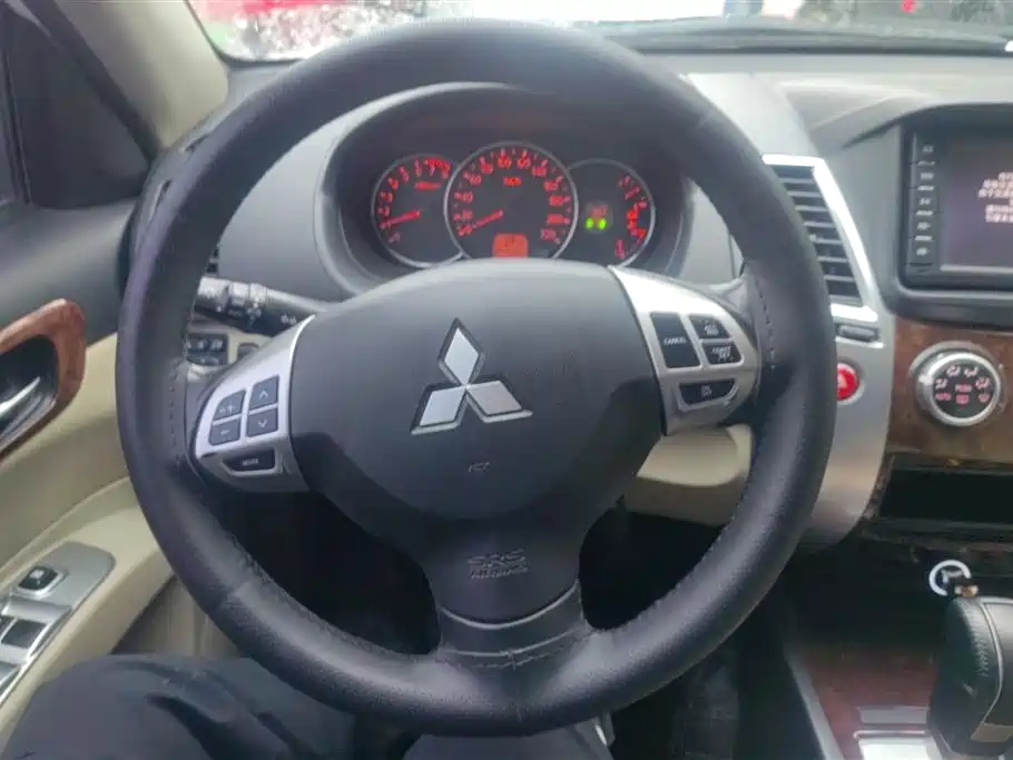 Mitsubishi Pajero Jinchang