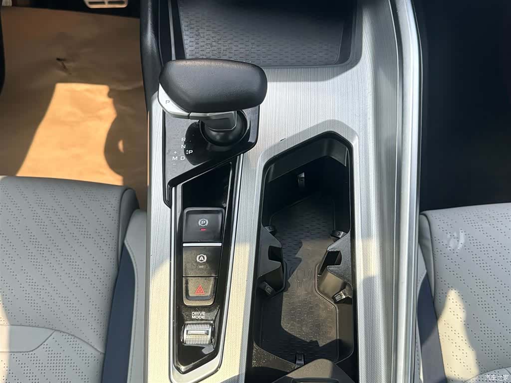 Geely Preface, 2022 13