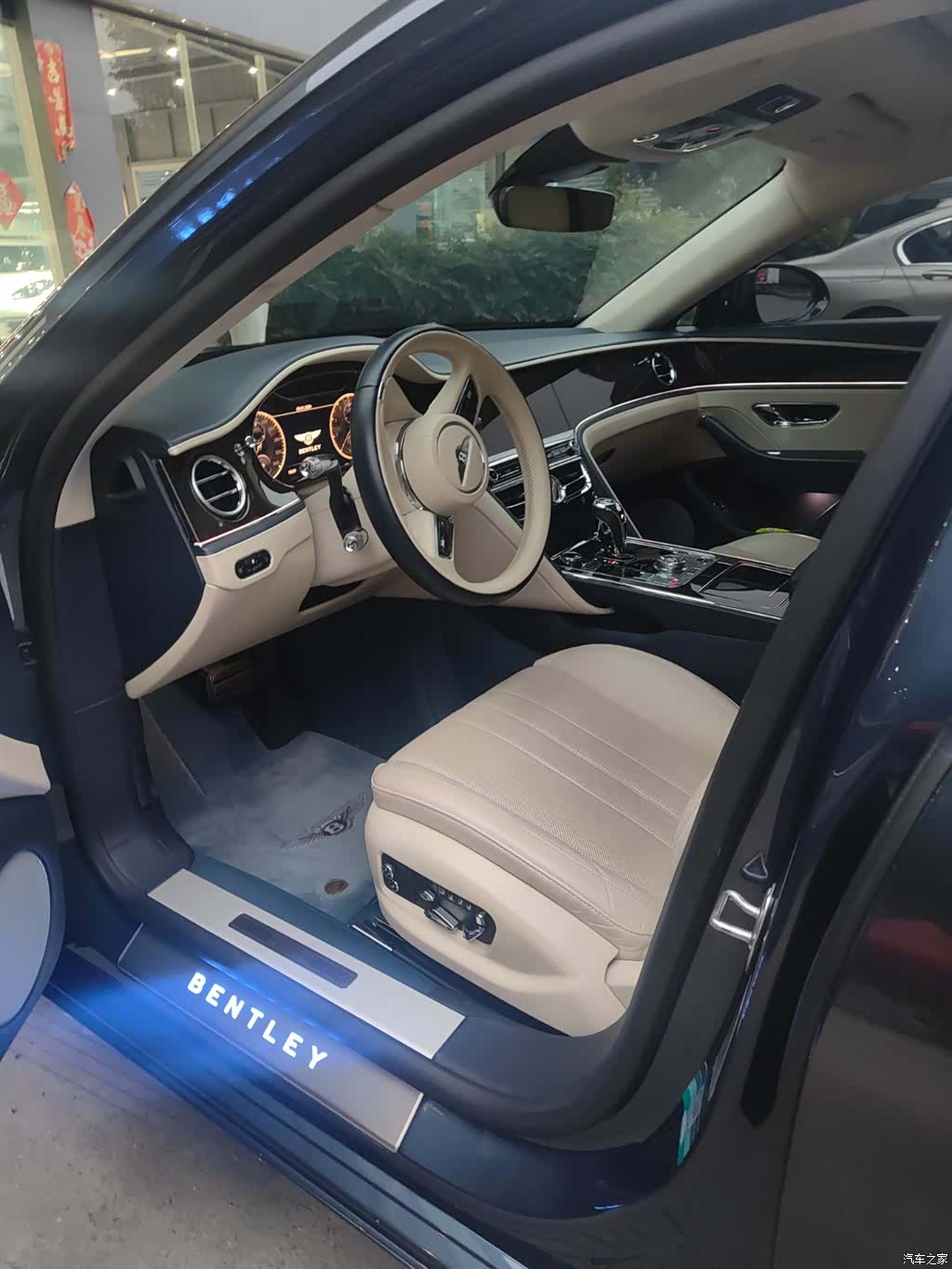 Bentley Flying Spur, 2022 3