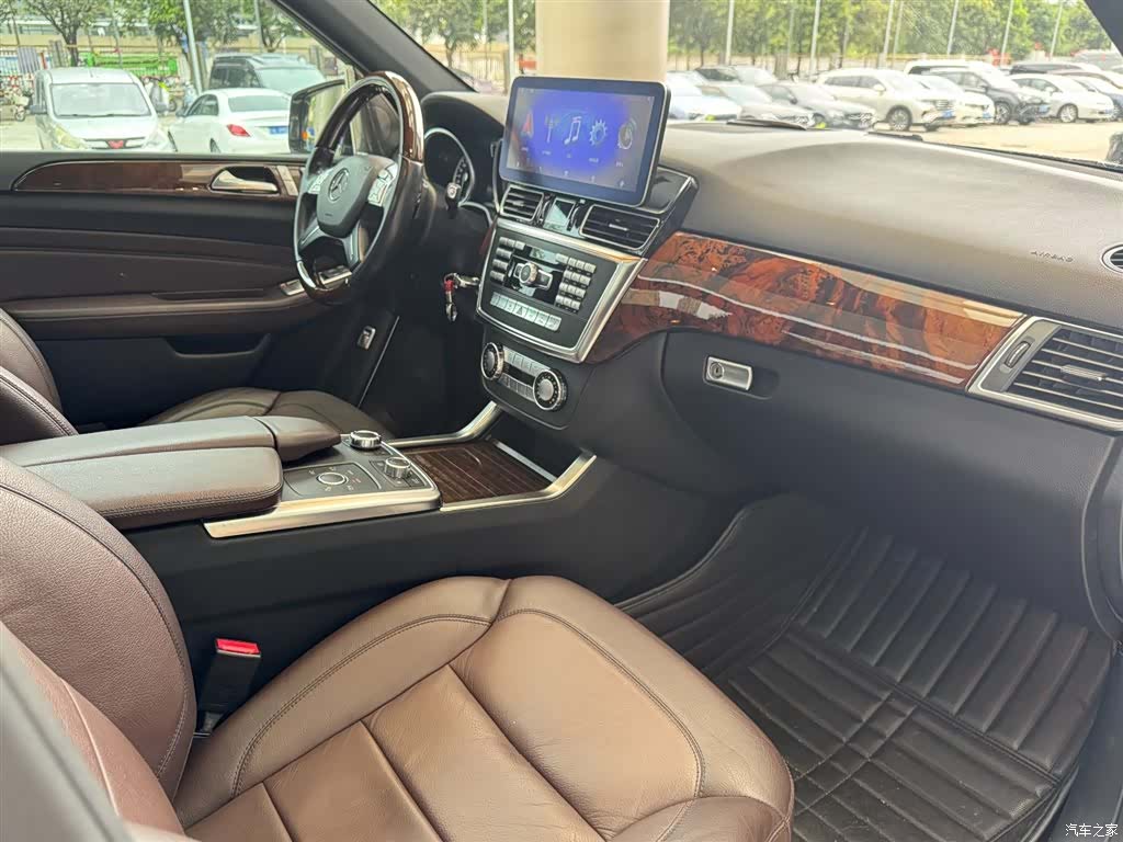 Mercedes-Benz M-Class, 2015 12