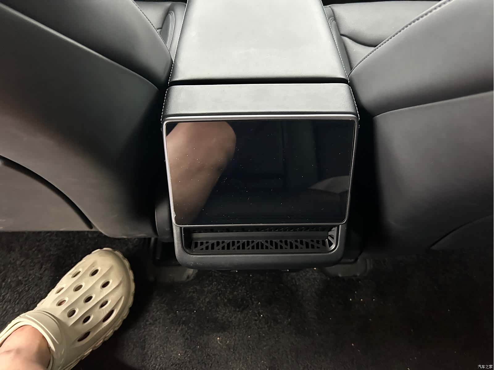 Tesla Model 3, 2024 11