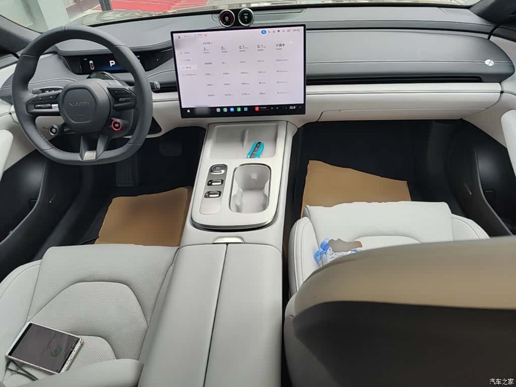 Xiaomi SU7, 2025 10