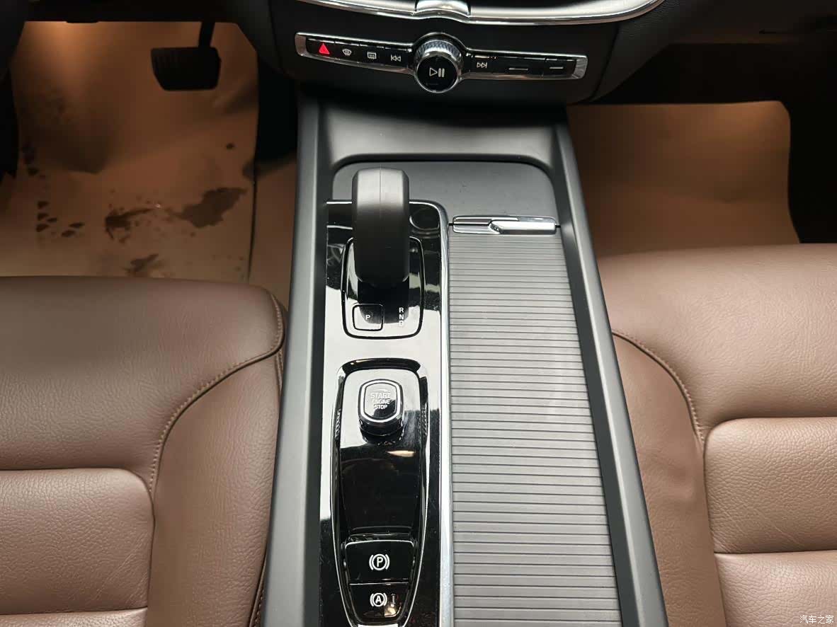 Volvo XC60, 2024 13