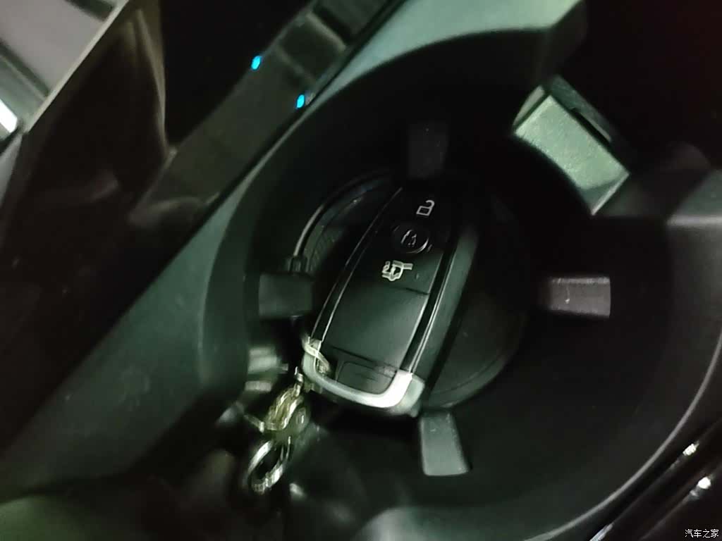 Ford Explorer, 2022 9