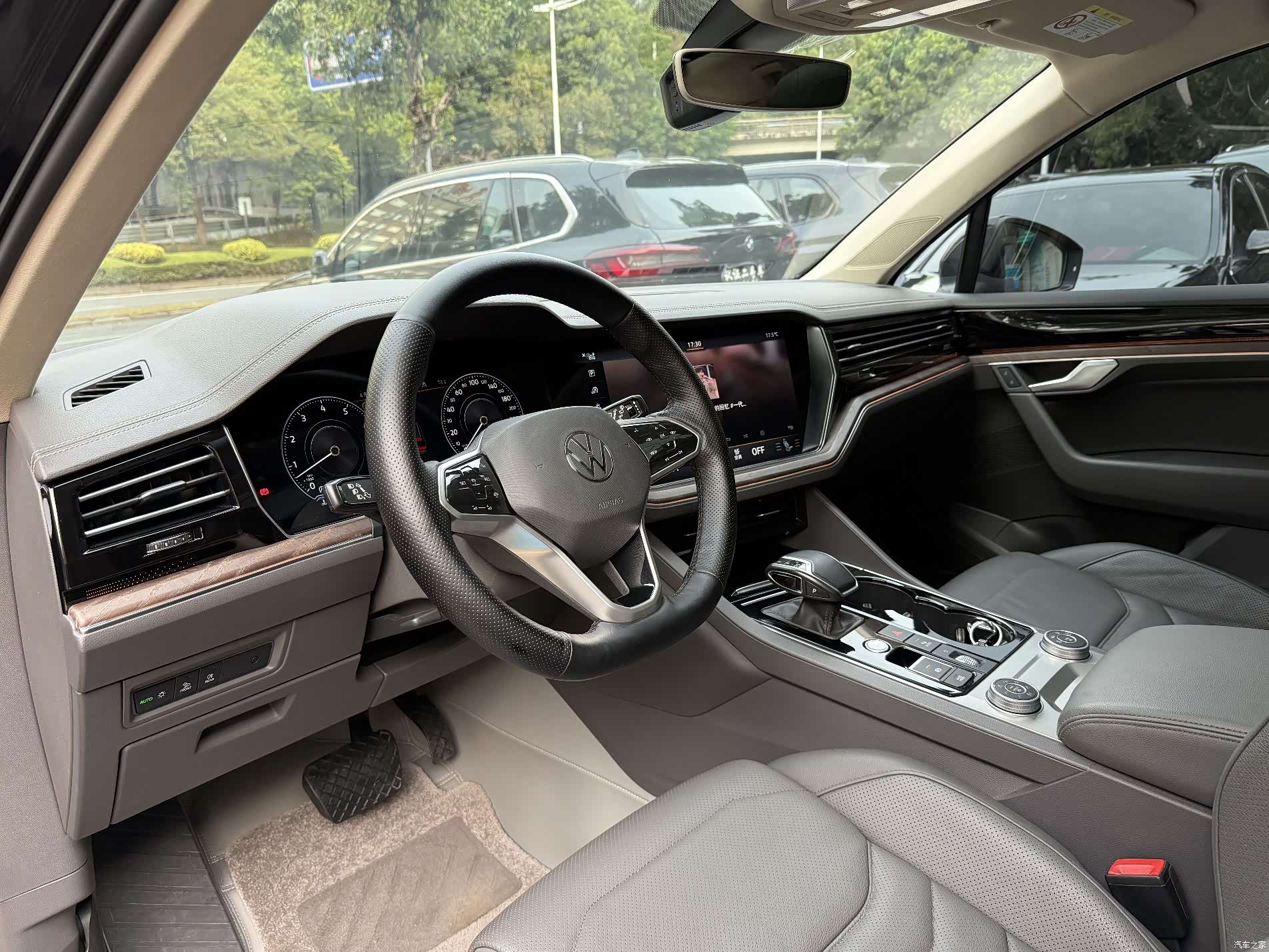Volkswagen Touareg, 2021 12