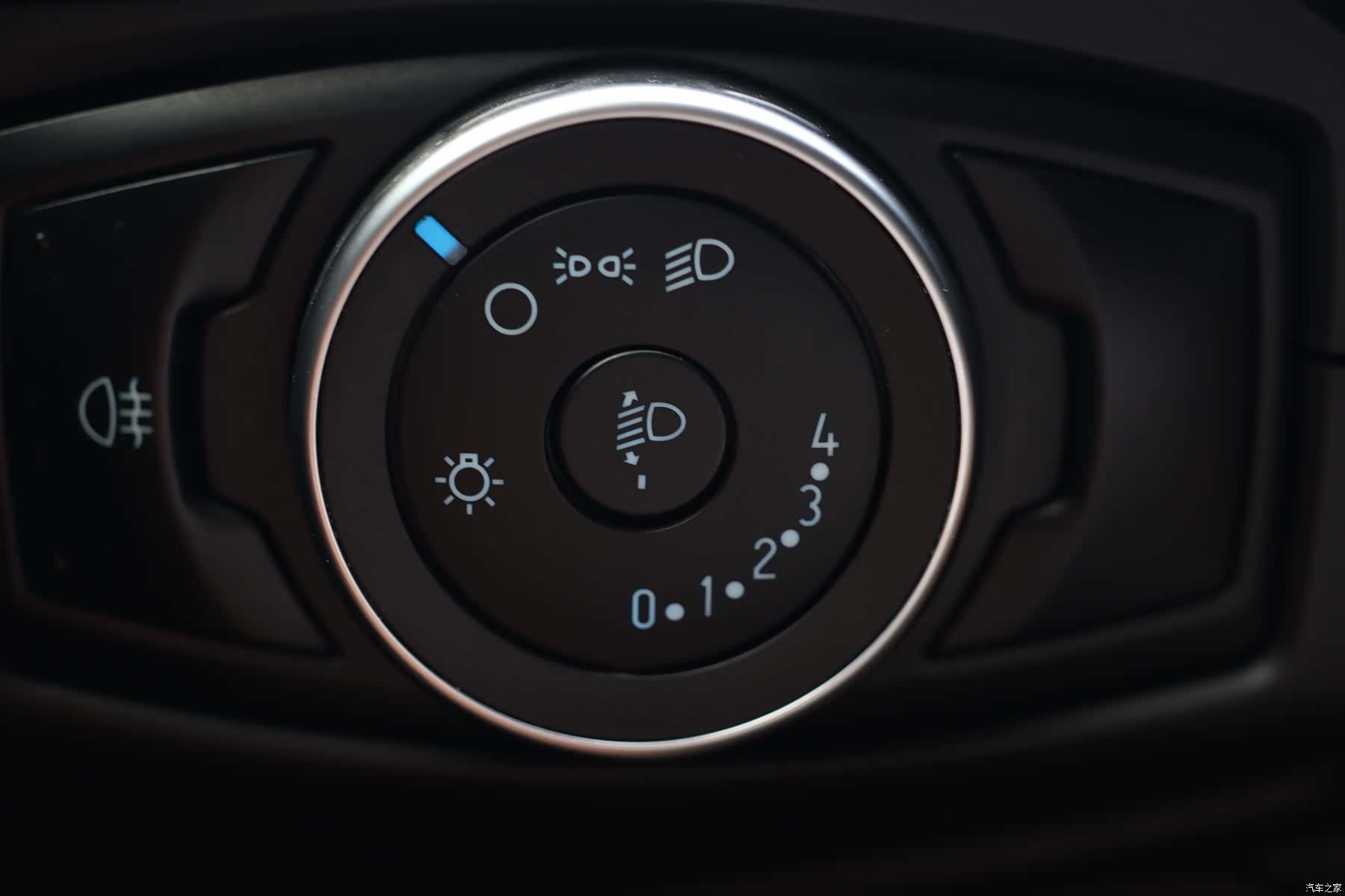 Ford Focus, 2018 12