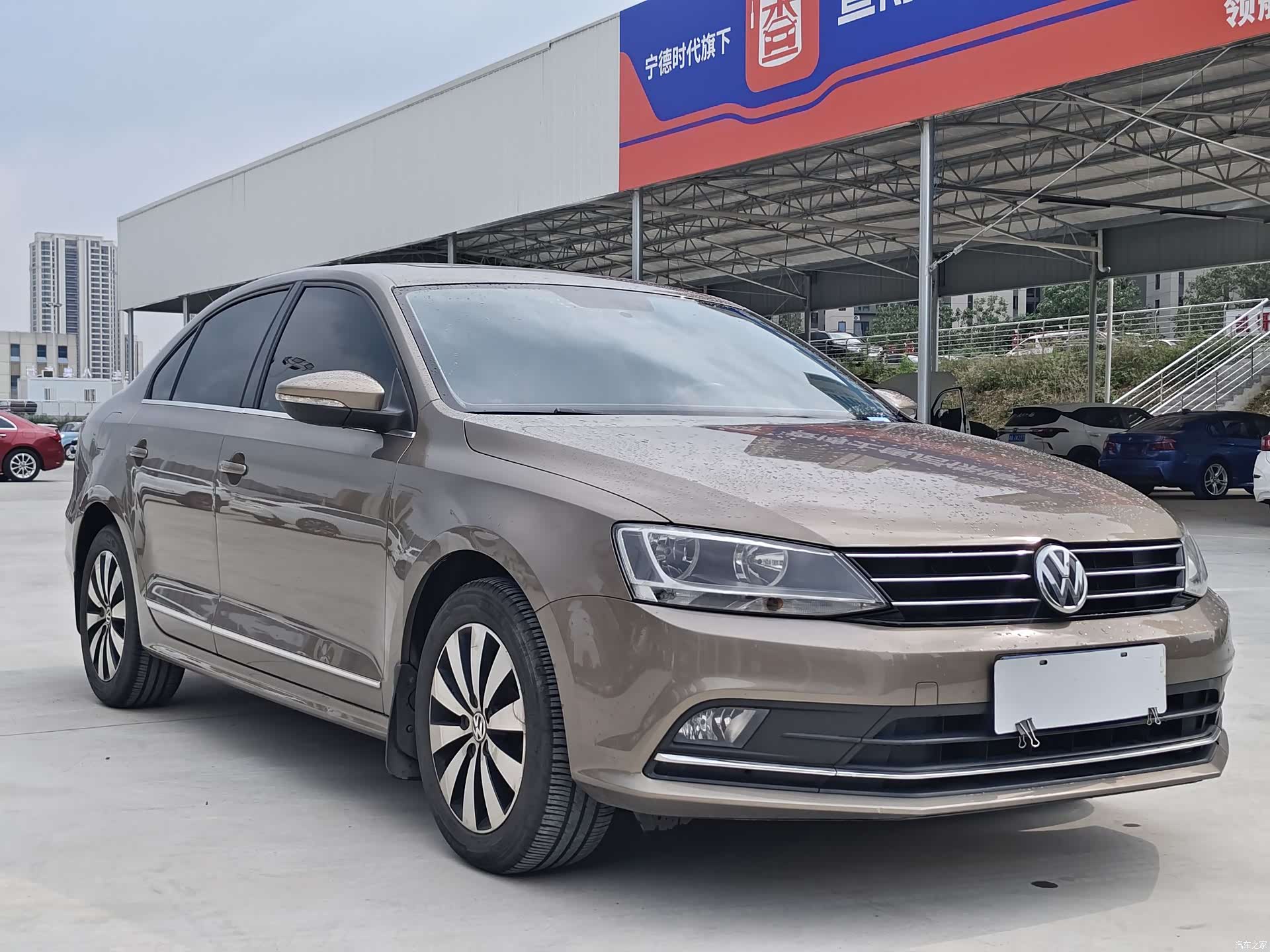 Volkswagen Sagitar, 2016 3