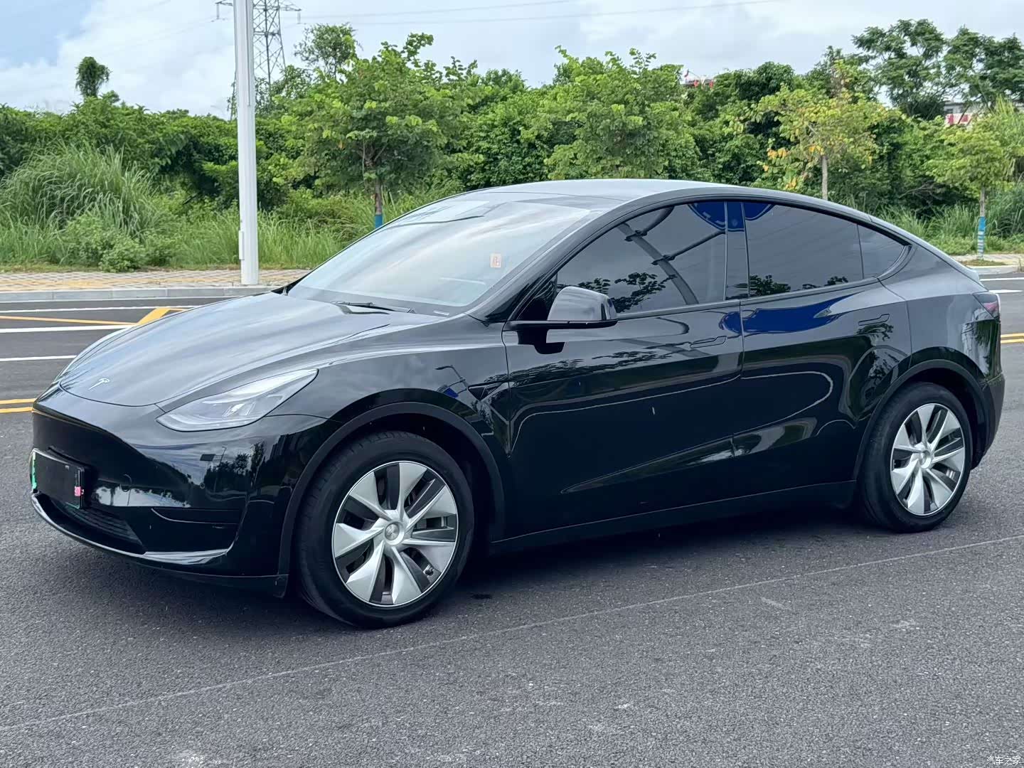 Model Y, 2022 1