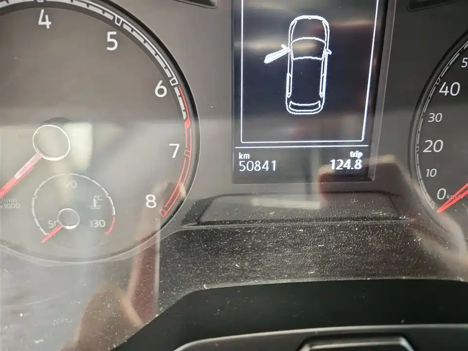 Volkswagen T-ROC exploring Songs