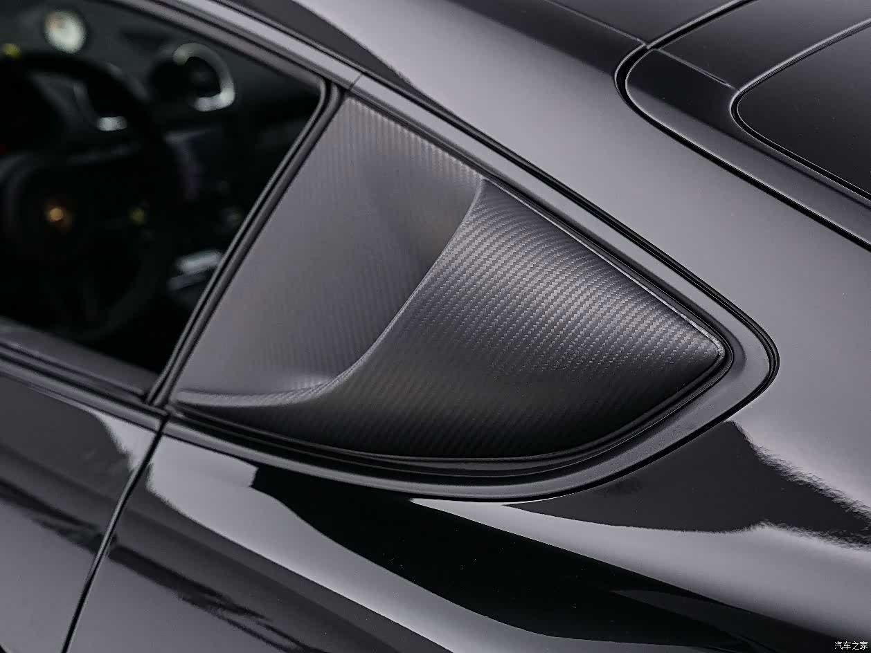 Porsche GT4, 2025 13