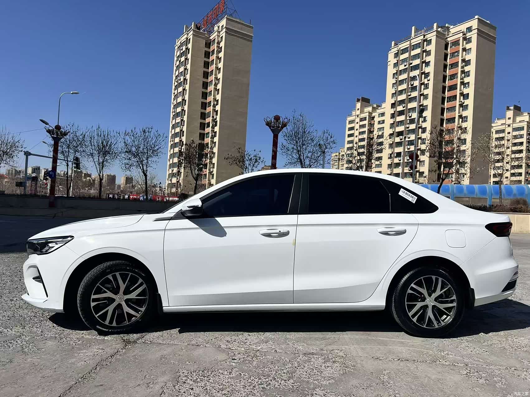 Geely Emgrand, 2023 15