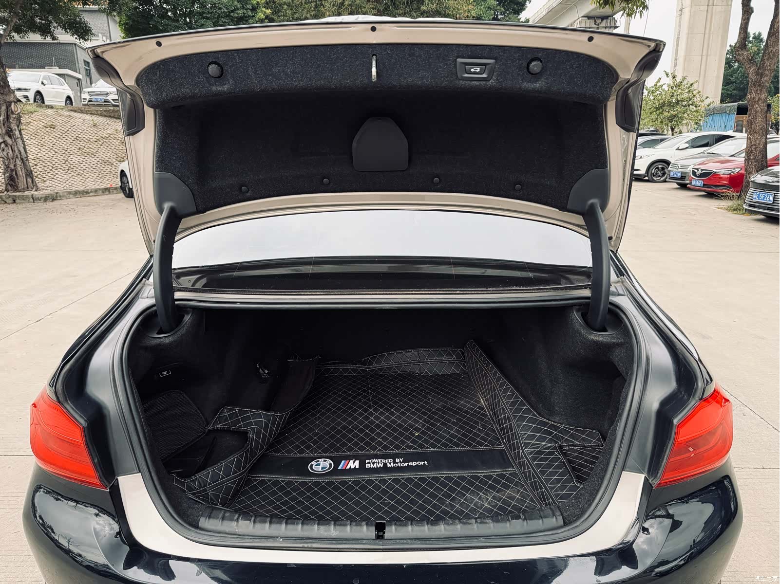 BMW 5 Series, 2018 8