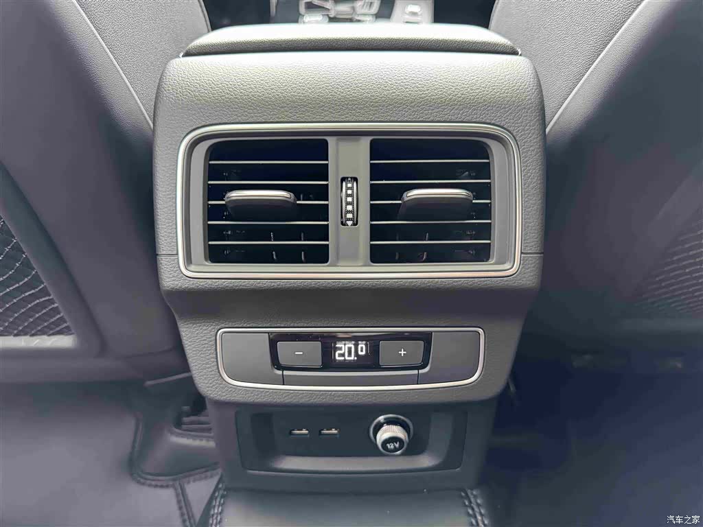 Audi Q5L, 2023 24