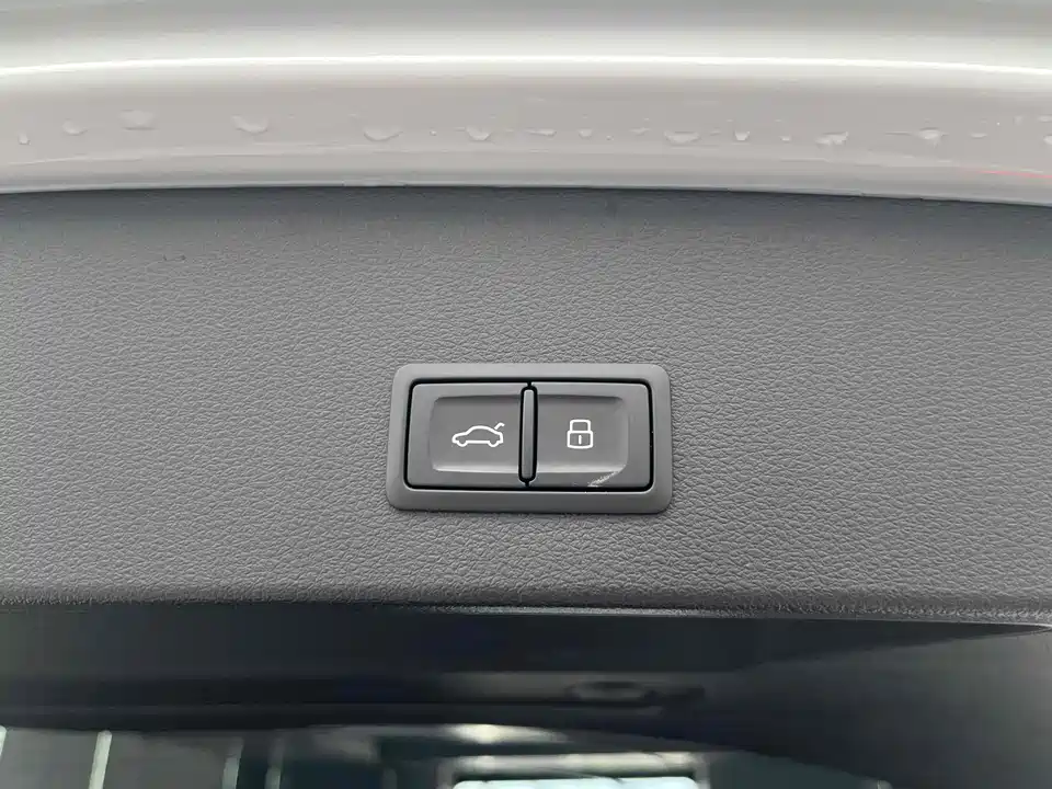 Audi Q2L Audi Q2L
